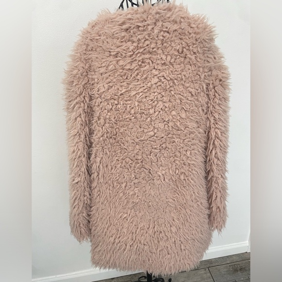 Blush Fuzzy Long Sleeve Coat size M - Picture 5 of 9
